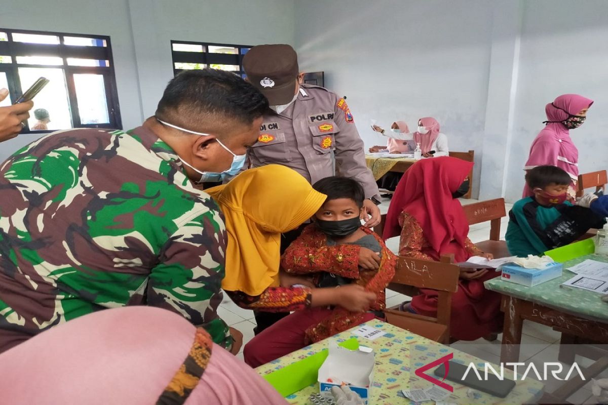 Ratusan anak di Sampang disuntik vaksin COVID-19