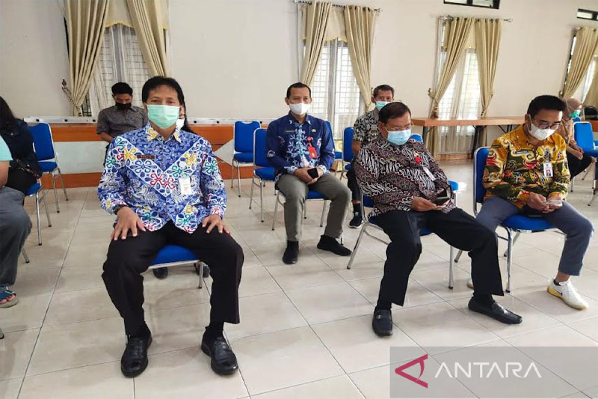 Pejabat tinggi pratama di Barito Utara  divaksin booster