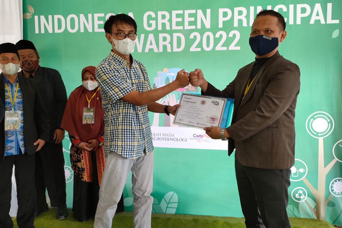 Mahasiswa Magister Pendas UMP raih "Indonesia Green Principal Award 2022"