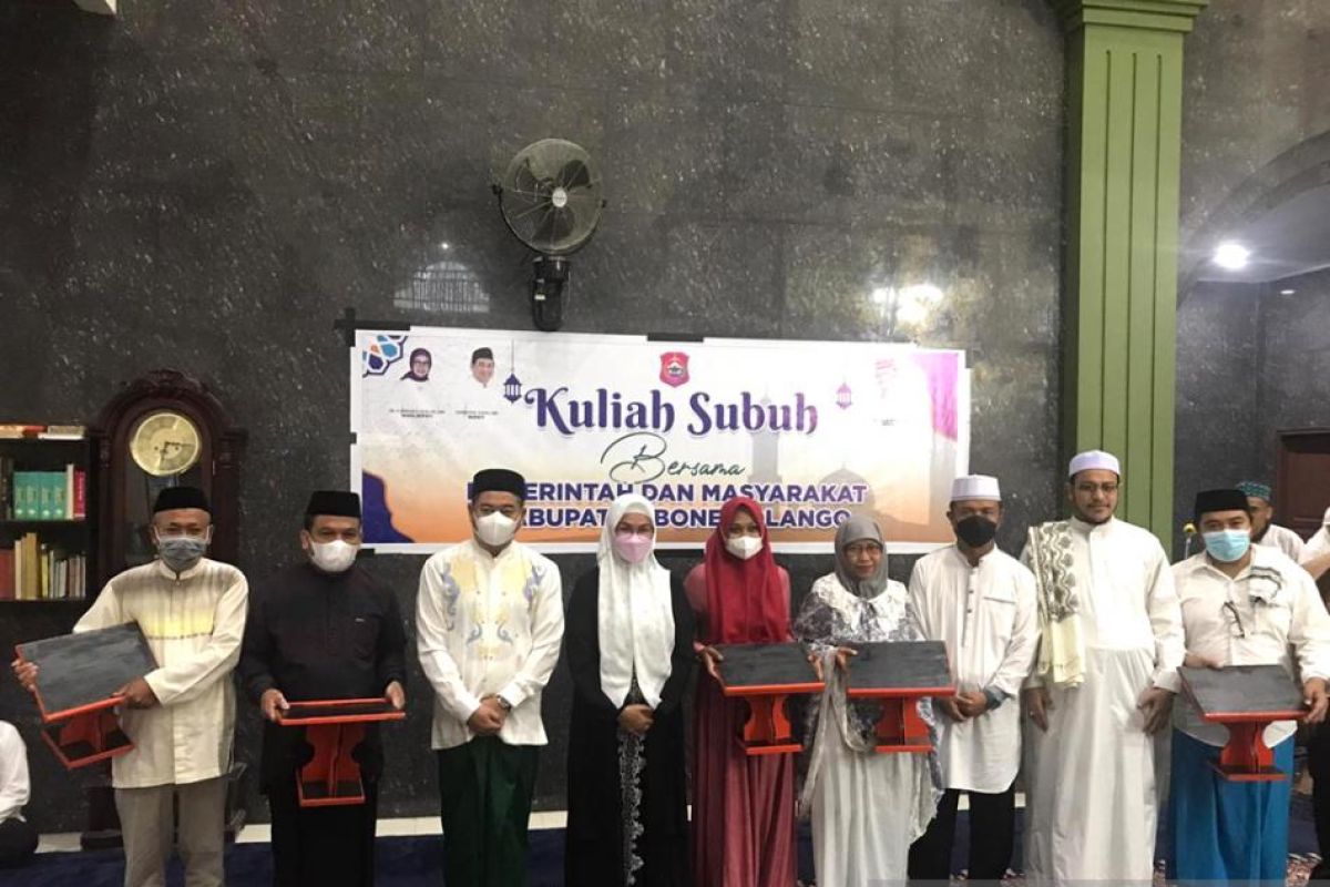 Pemkab Bone Bolango canangkan gerakan salat subuh bersama