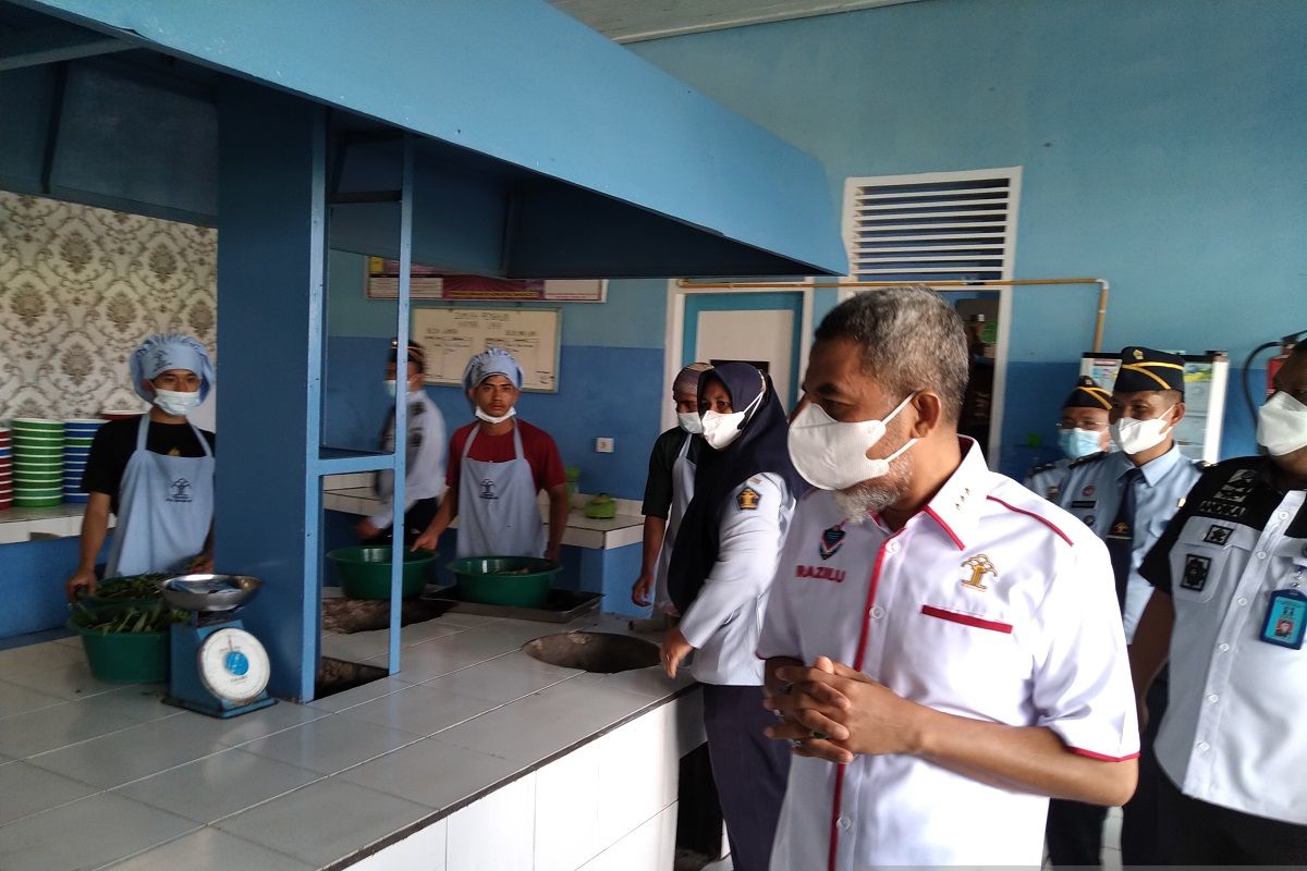 Irjen Kemenkumham puji adanya sertifikat penjamah makanan di dapur LPKA Tanjung Pati