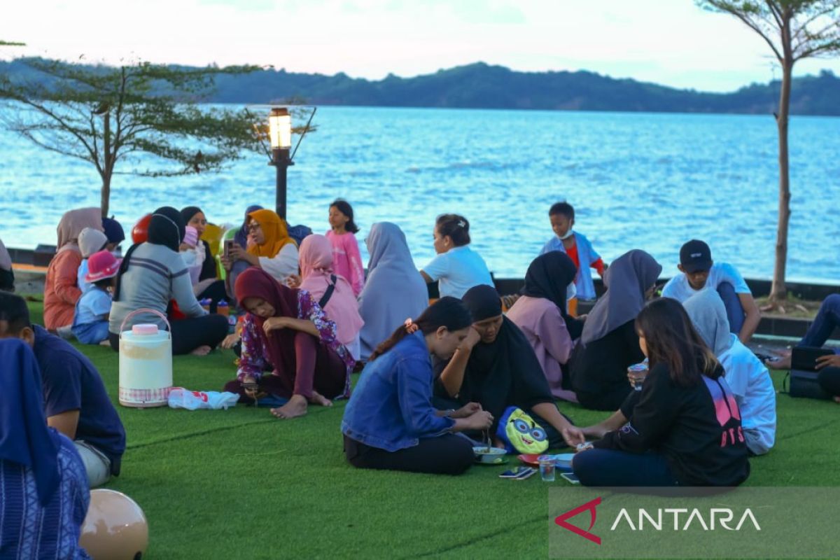 Wali Kota Parepare ubah semak-belukar di Kawasan Pantai Mattirotasi jadi tempat wisata