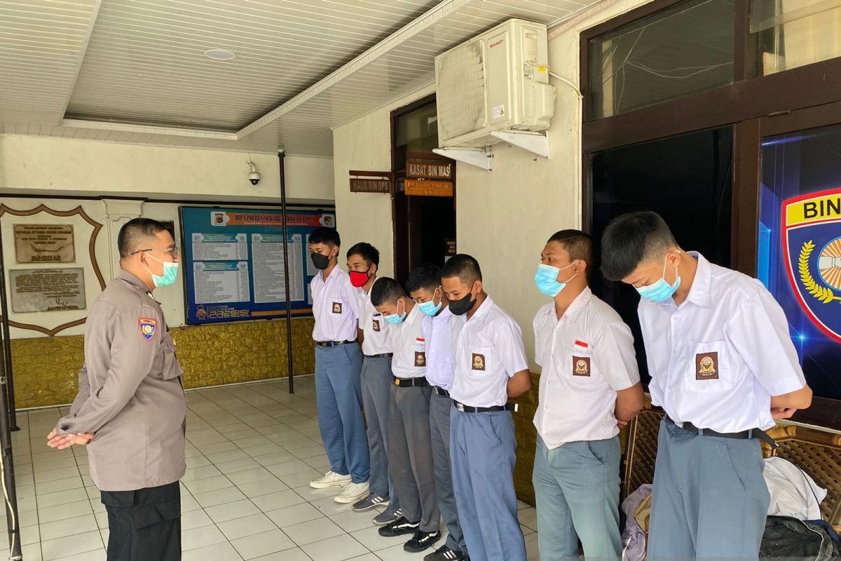 Cegah tawuran, Polres Sukabumi Kota pantau pelajar bolos sekolah