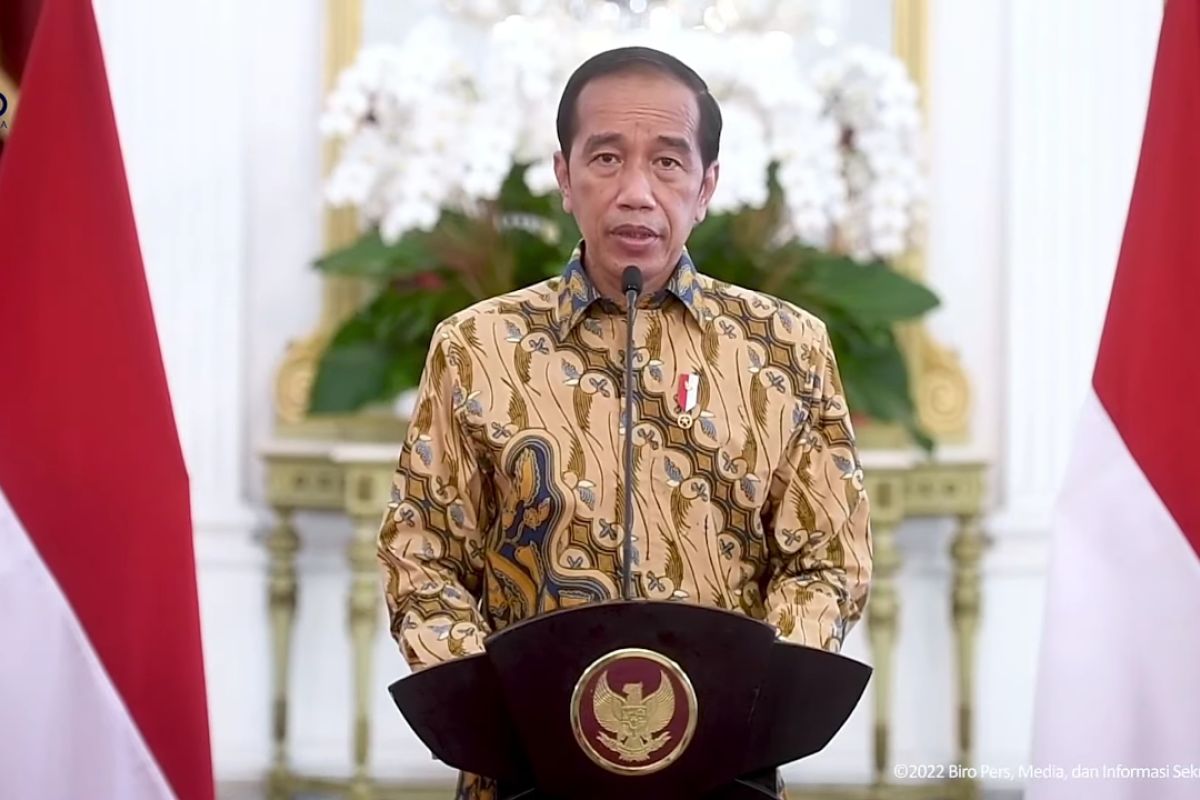 Jokowi calls on Korpri to set example in adapting to change