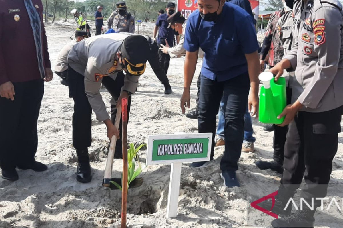 Polres Bangka tanam ribuan pohon di lokasi eks tambang