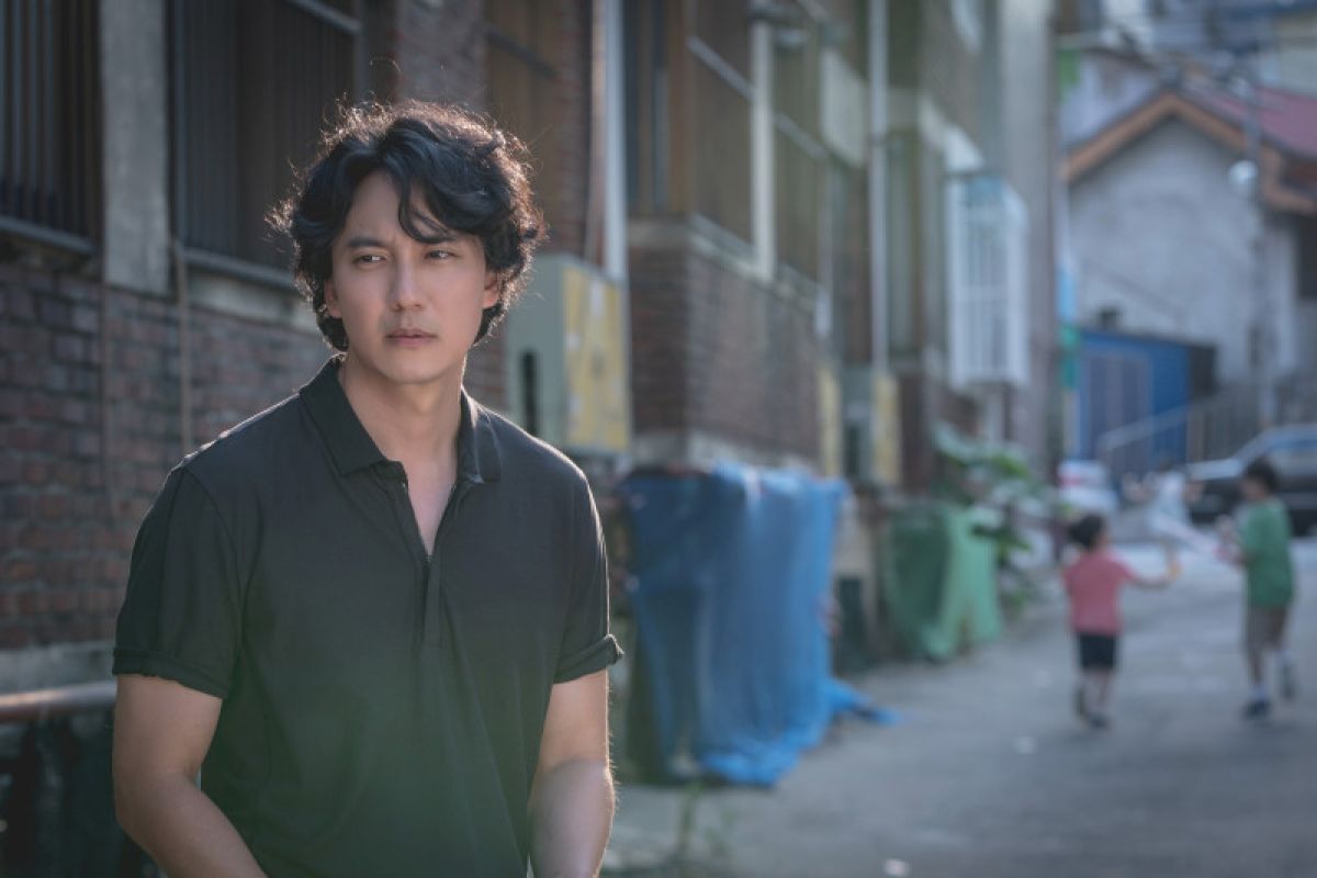 Alasan Kim Nam Gil sukses jadi "profiler" di "Through the Darkness"