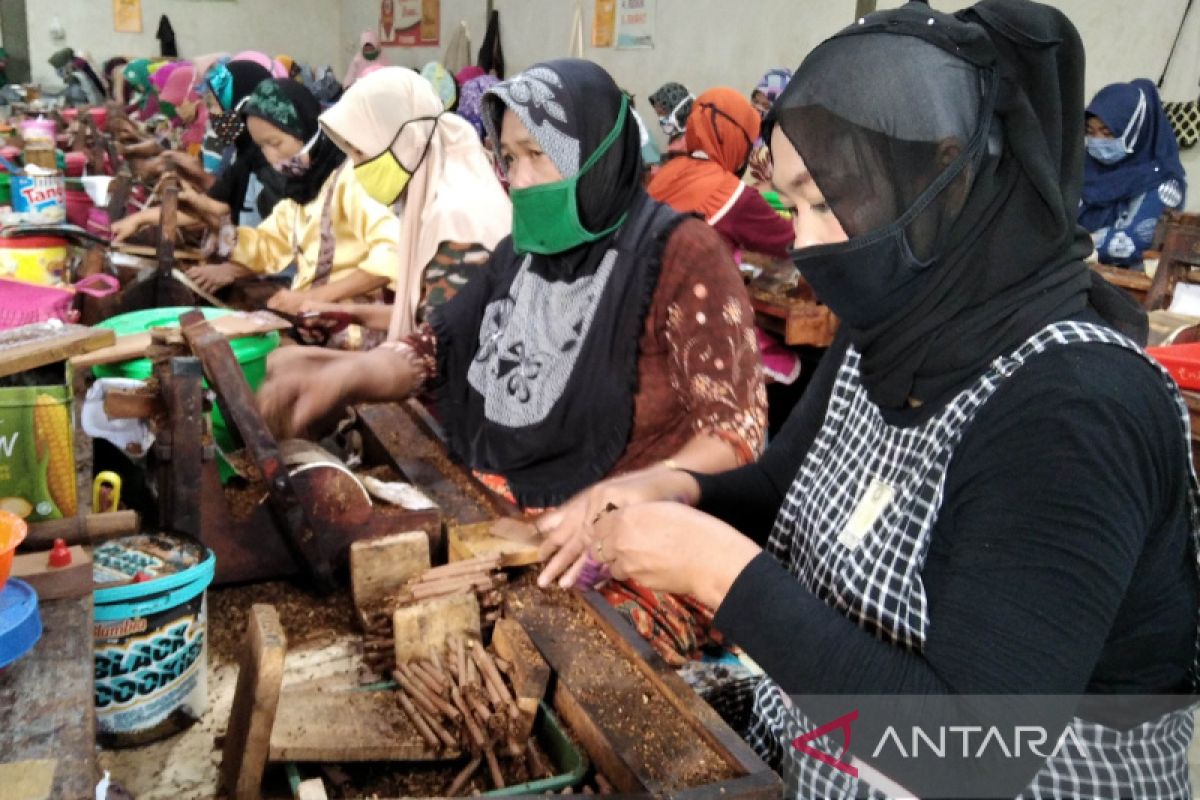 Jumlah pekerja rokok Kudus diusulkan dapatkan BLT bertambah