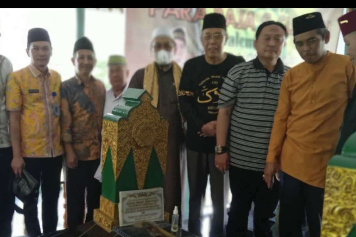 Sultan-budayawan Palembang  perjuangkan sertifikat makam bersejarah