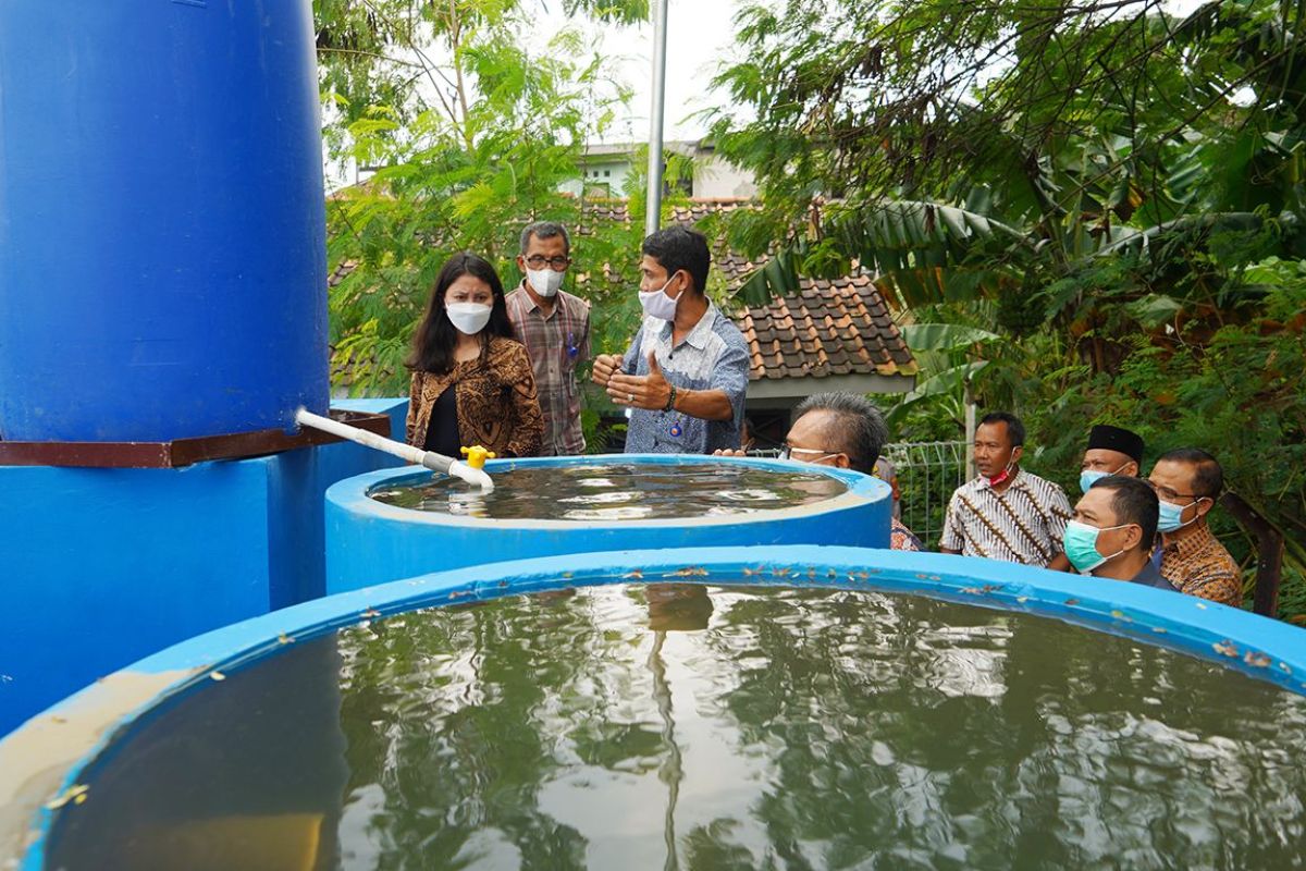 Peruri membangun sarana air bersih untuk masyarakat Karawang