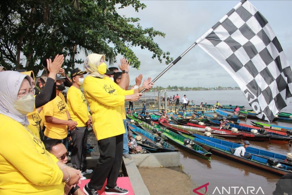 128 peserta meramaikan lomba perahu ces 2022
