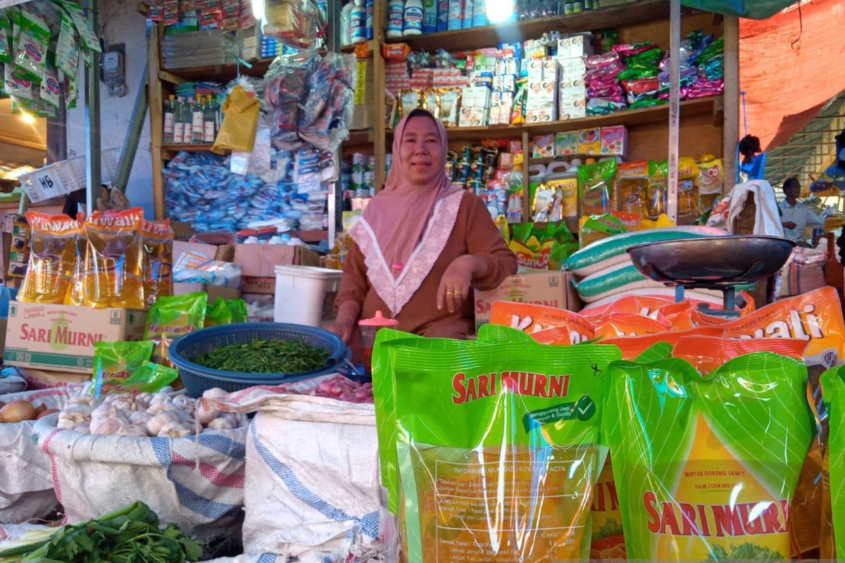 Pemkab Solok lakukan operasi pasar kendalikan harga minyak goreng