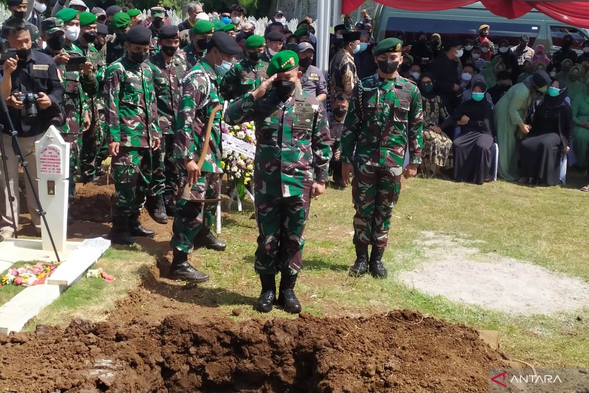 Jenderal Dudung harap staf operasi kejar KKB usai tiga prajurit gugur