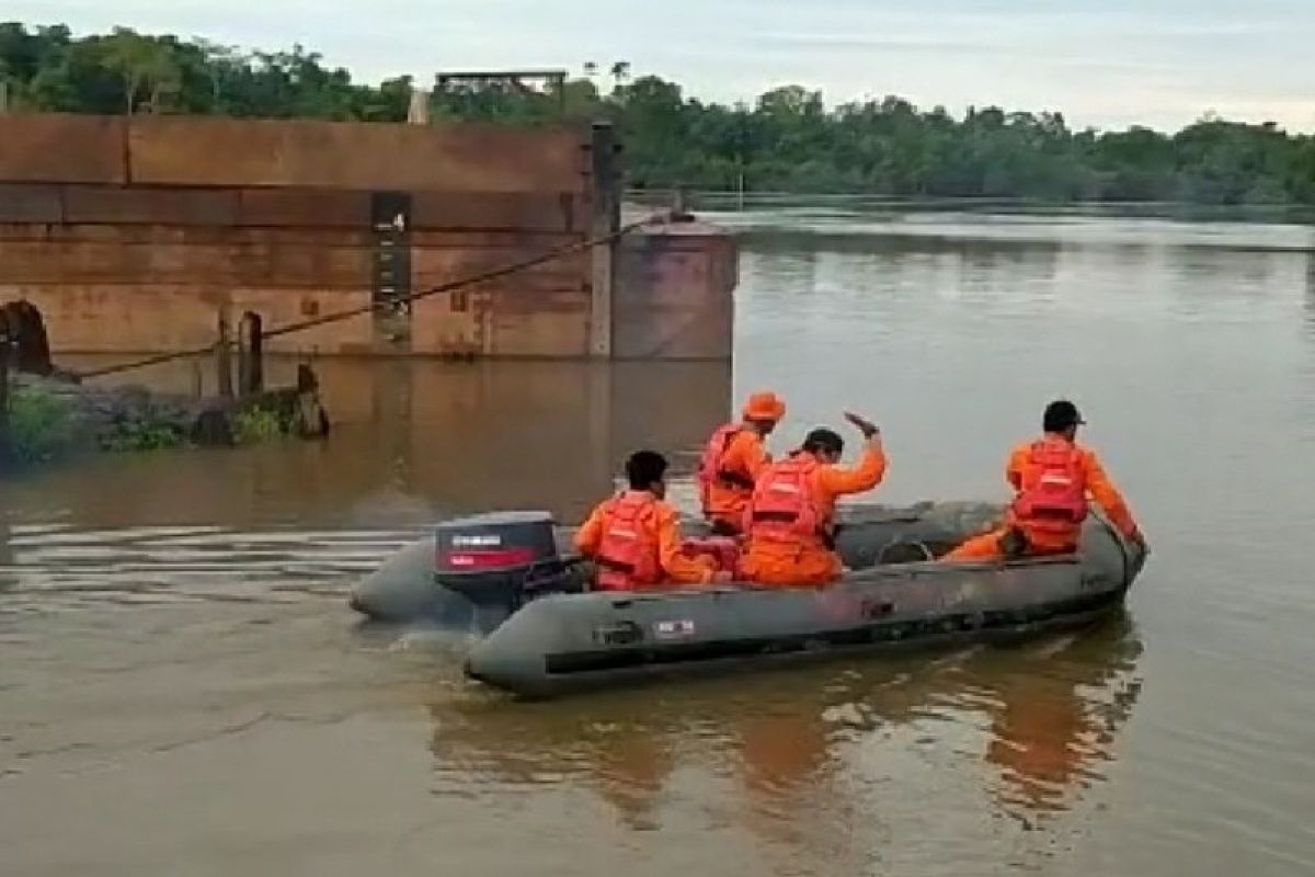 Tim SAR cari dua penumpang kapal cepat terjatuh di Sungai Digul Asiki
