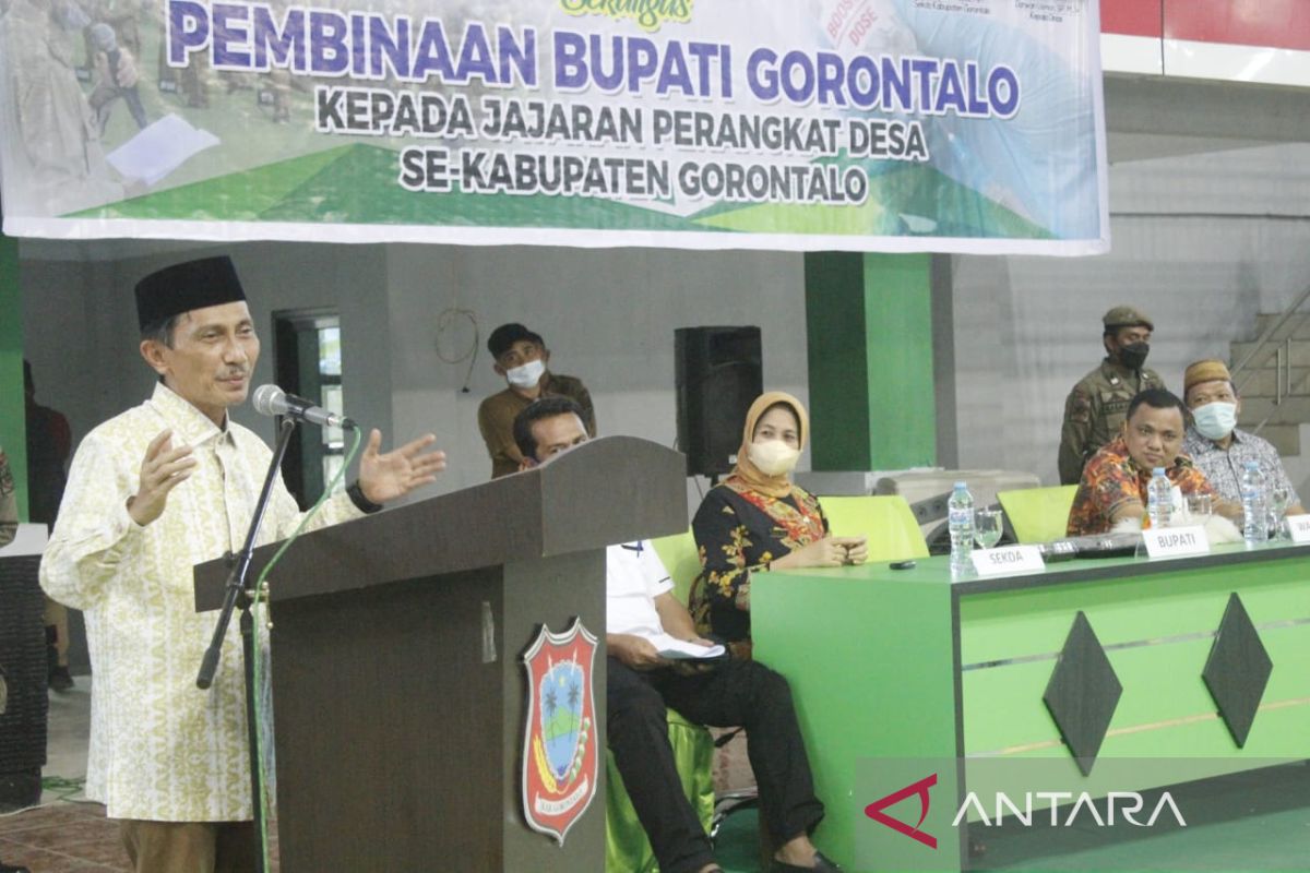 Bupati Gorontalo beri pembinaan pada perangkat desa