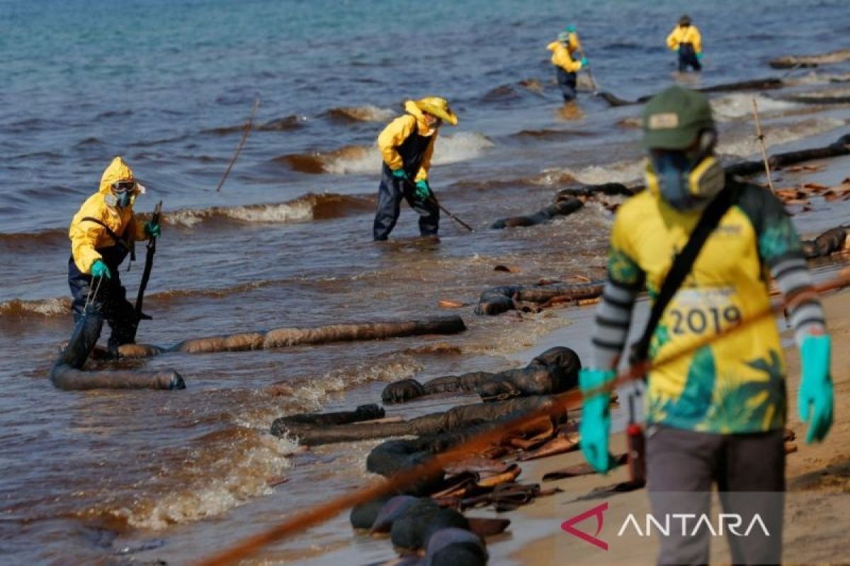 Minyak tumpah, Pantai Thailand timur ditetapkan sebagai area bencana