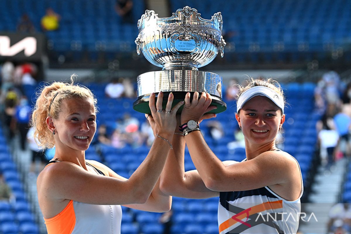 Krejcikova dan Siniakova juara ganda putri Australian Open