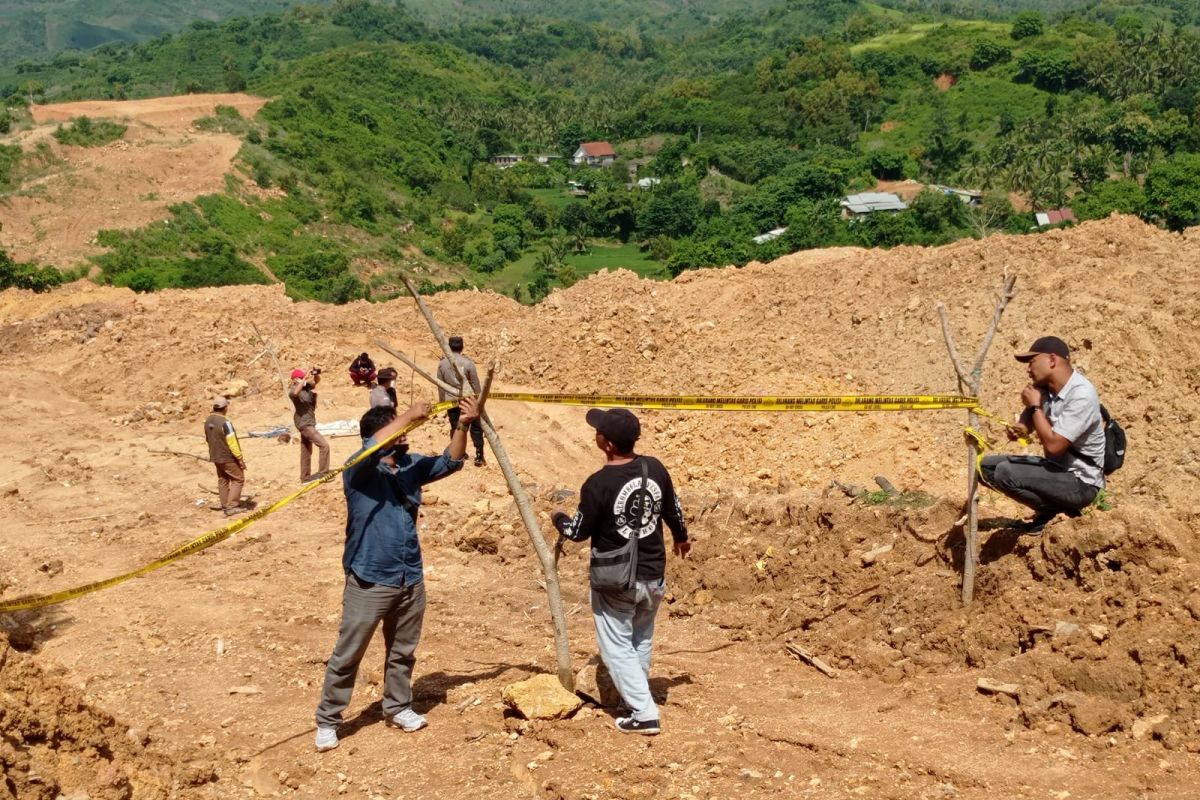Aparat tutup tambang emas ilegal  di Gunung Prabu Lombok Tengah