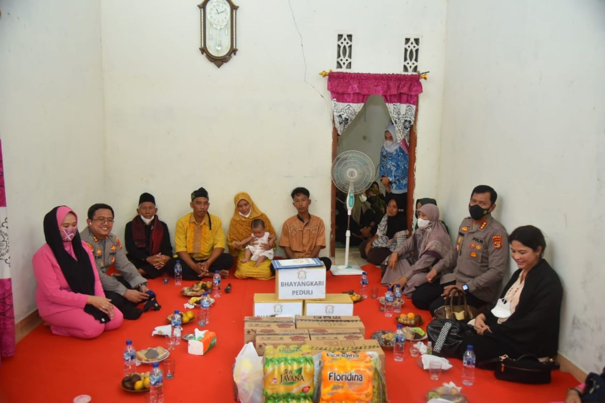 Polda Lampung silaturahmi ke keluarga korban perampokan BRI Link
