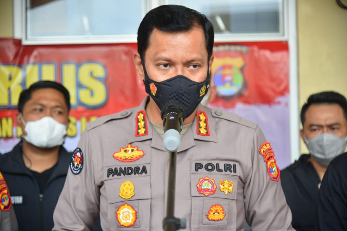 Sandal dan helm jadi petunjuk kasus penembakan di Lampung Timur