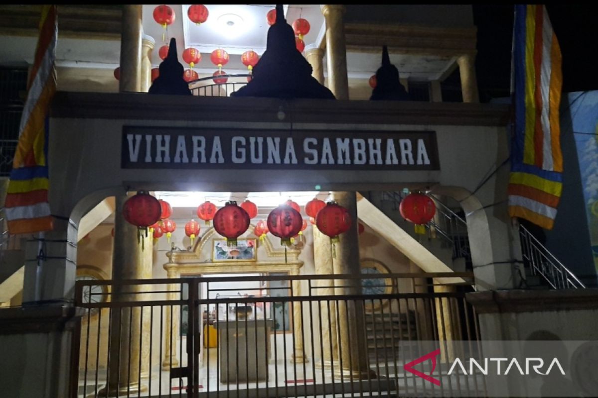 Perayaan Imlek di Vihara Guna Sambhara Tangerang berlangsung sederhana