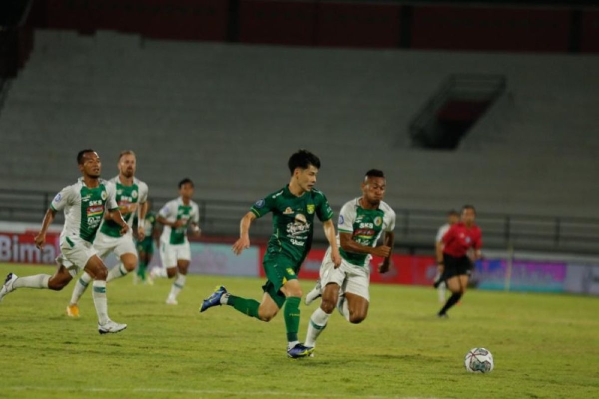 Pelatih Persebaya Aji Santoso akui lawan PSS pertandingan super berat