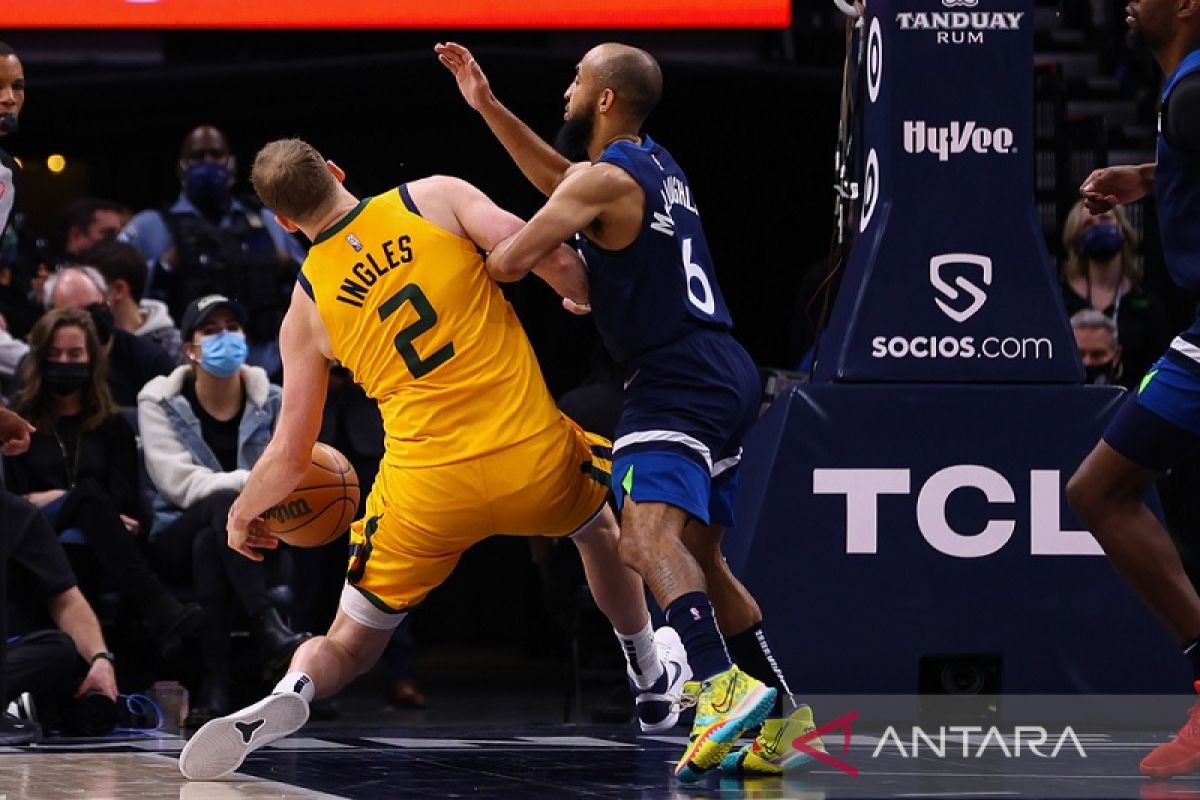 Jazz terancam kehilangan pilar lagi setelah Joe Ingles cedera lutut