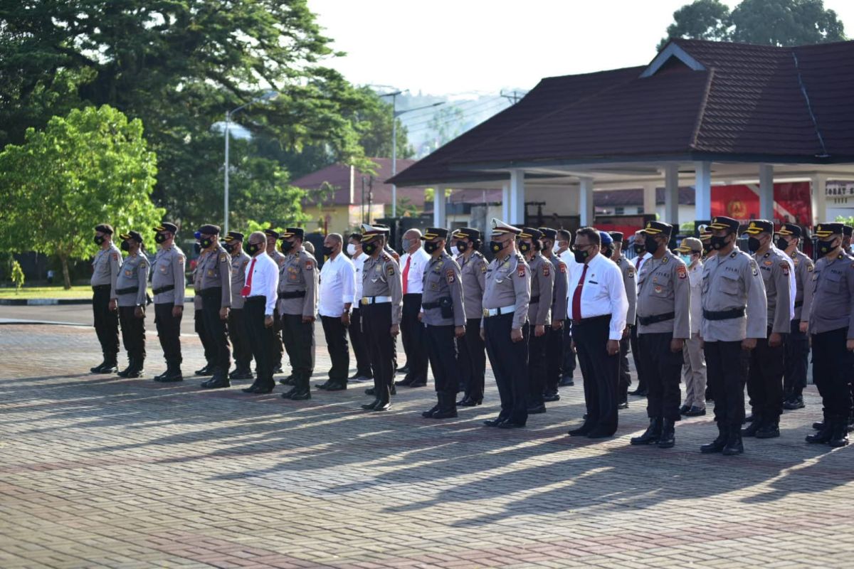 Kapolda Maluku perintahkan jajaran tingkatkan Prokes, antisipasi ancaman COVID -19