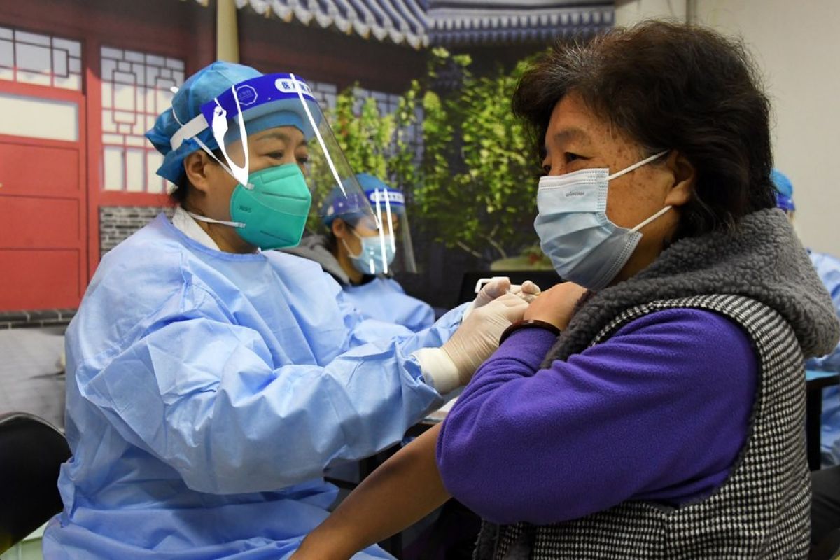 Penelitian China: vaksin 'booster' heterolog tingkatkan efek kekebalan