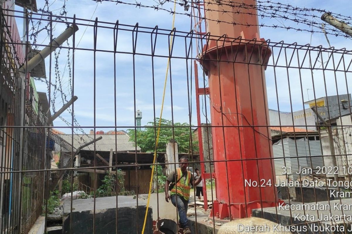 Camat bantah menara komunikasi di Kramat Jati roboh