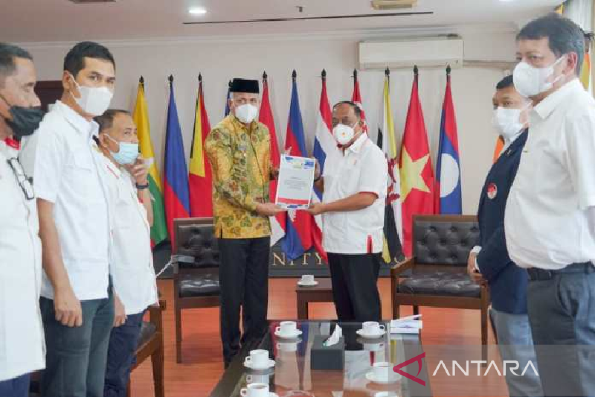 Gubernur Aceh serahkan usulan rencana pembangunan venue PON 2024 ke KONI Pusat