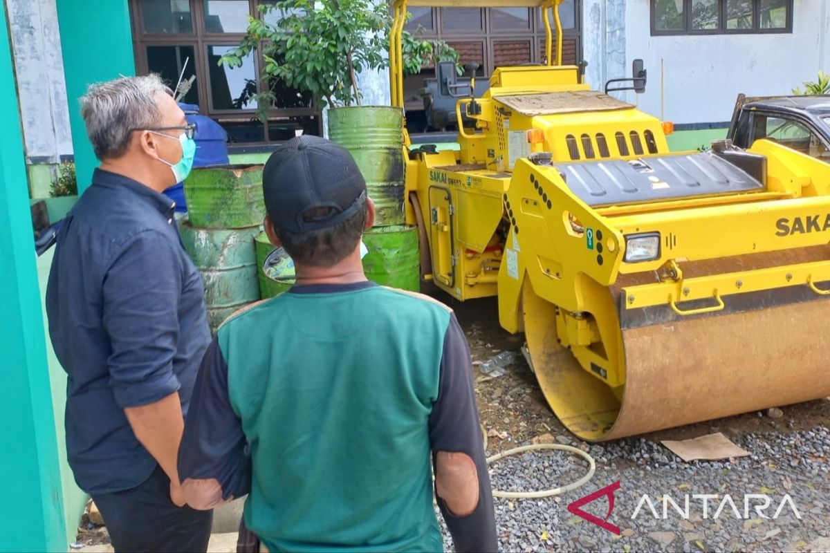 Dikritik Ketua DPRD, Wabup Bogor inspeksi alat berat milik DPUPR