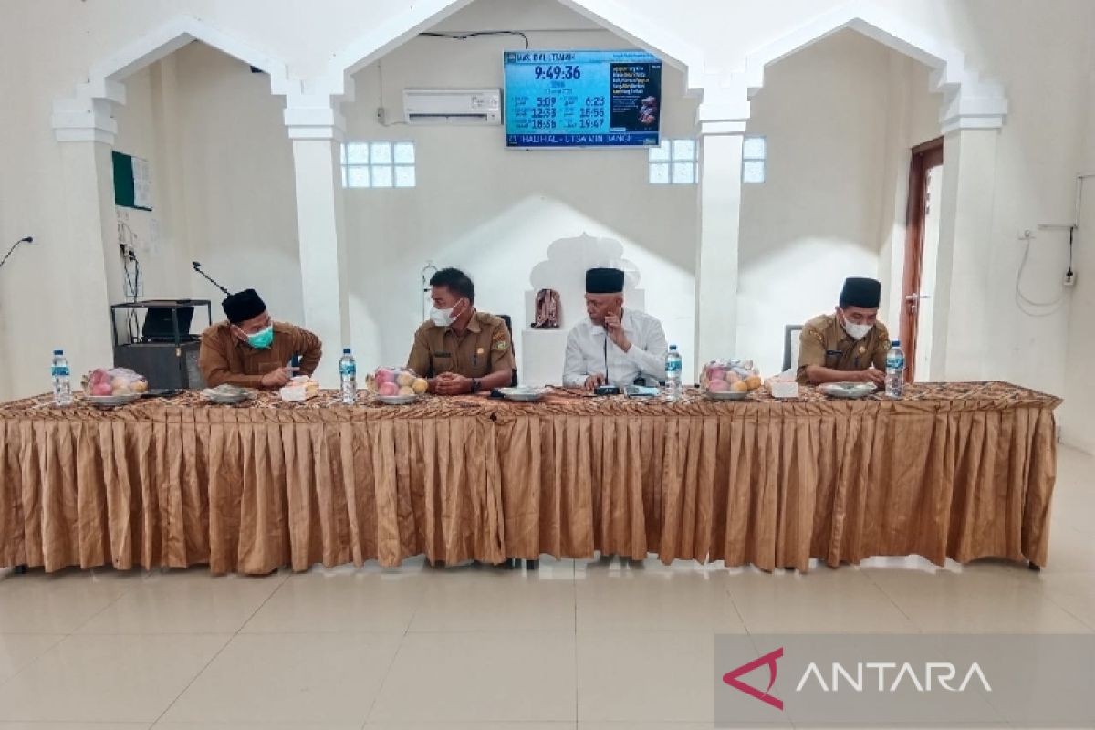 Qari dan Qariah Kampar terima uang operasional dan pembinaan