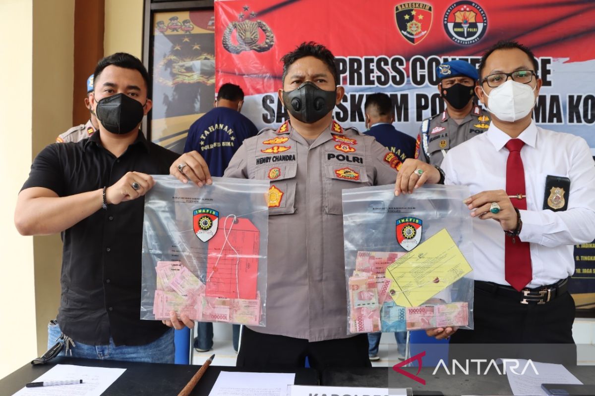 Tipidkor Polres Bima Kota tetapkan tiga perangkat Desa Waduruka sebagai tersangka