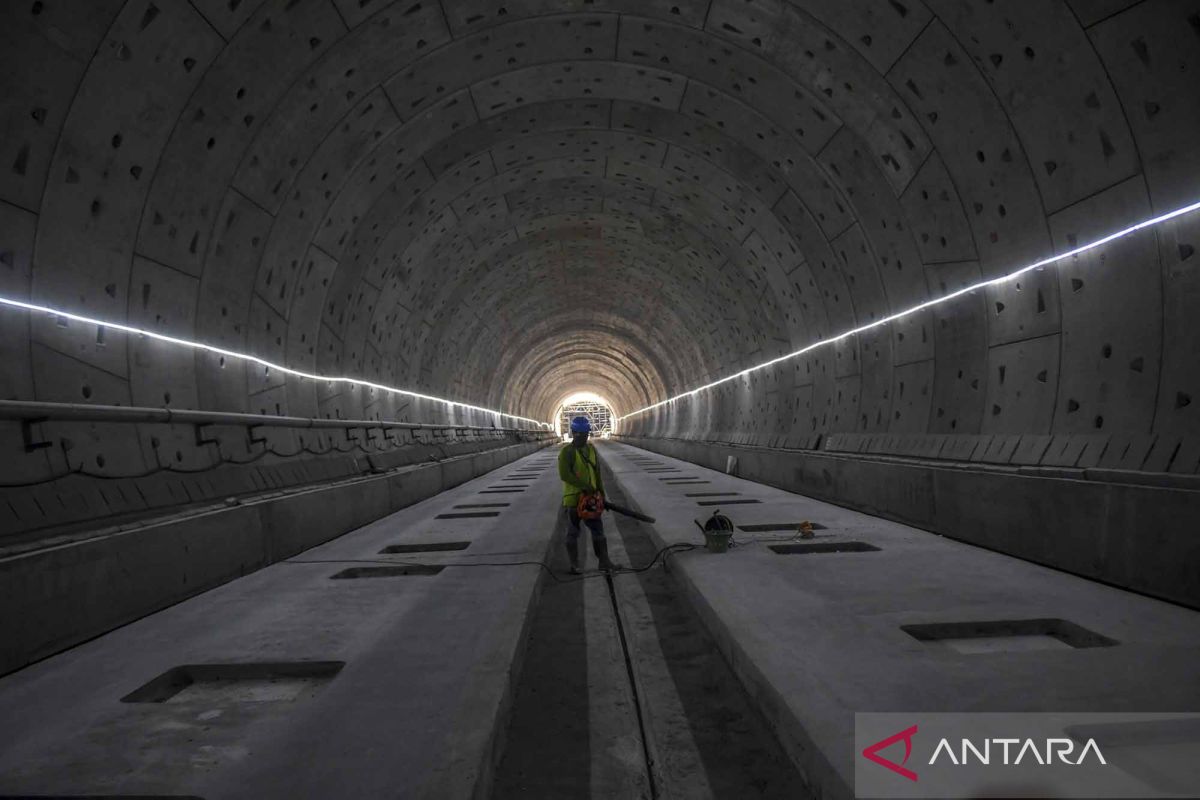 Govt urged to review Jakarta-Semarang high-speed train project