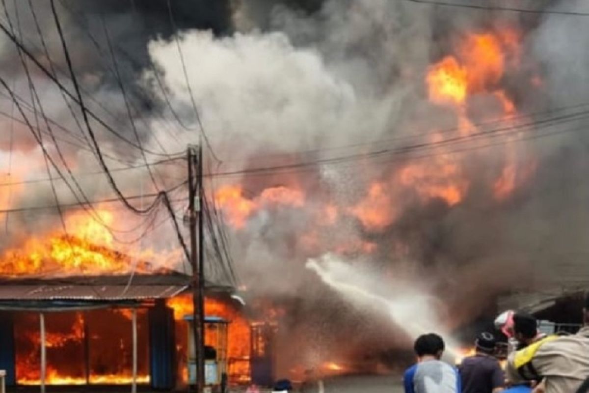 10 rumah di Tanjab Barat Jambi ludes di lalap "si jago merah"