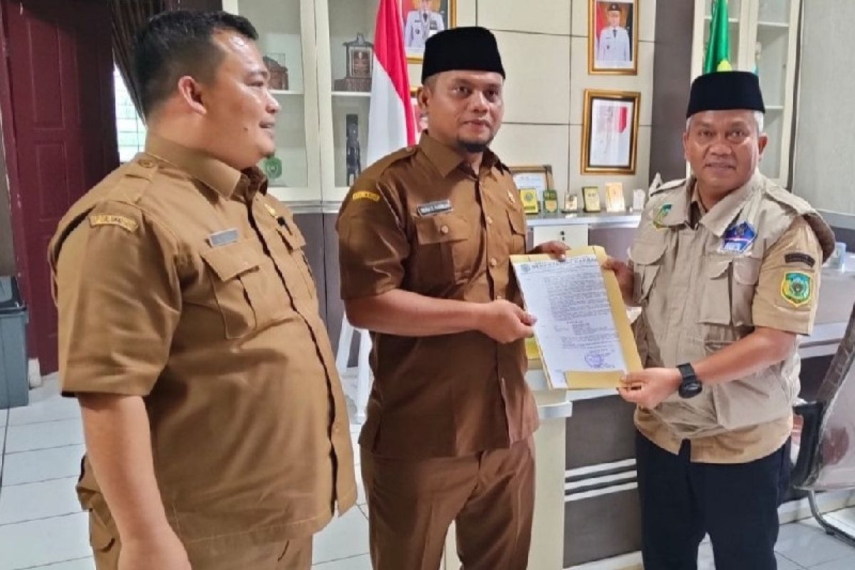 Indra Gumaya Hasibuan Plt Lurah Pasar Sibuhuan