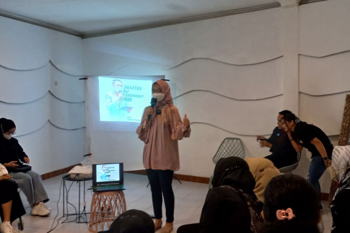 Senator asal Lampung Jihan Nurlela dukung kegiatan Ekplore your speaking skill pelatihan MC