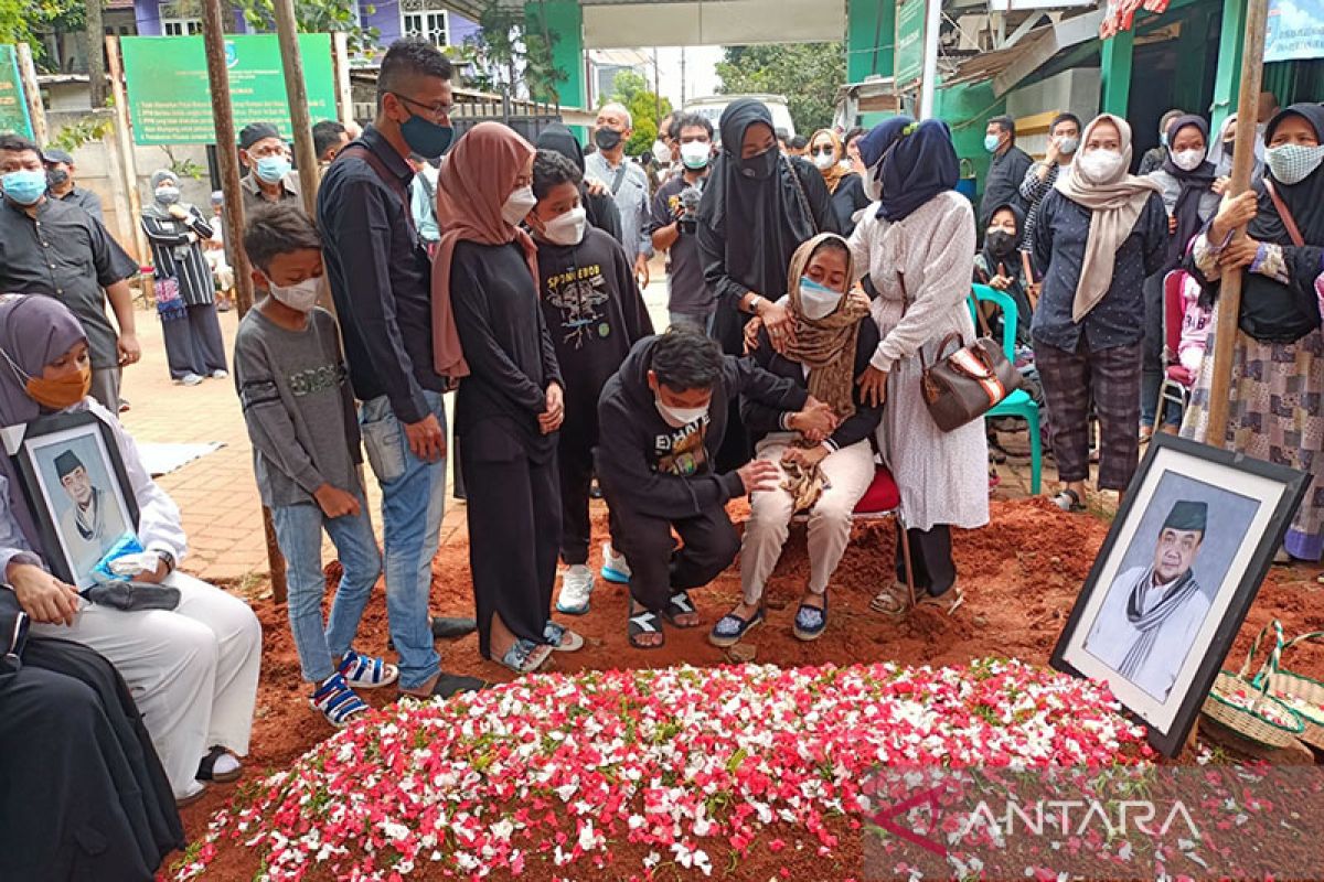 Tokoh pers Margiono dikebumikan