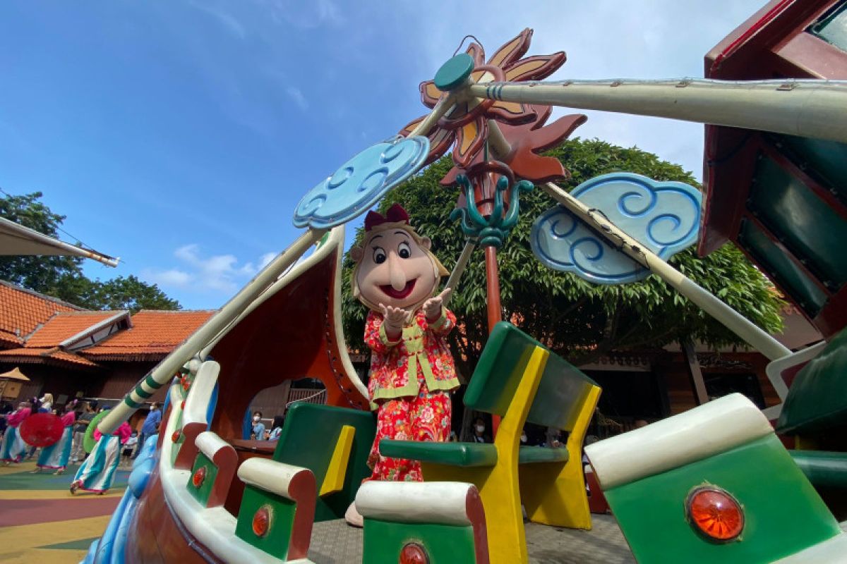 Ancol tampilkan maskot Dufan berbusana Changshan sambut Imlek