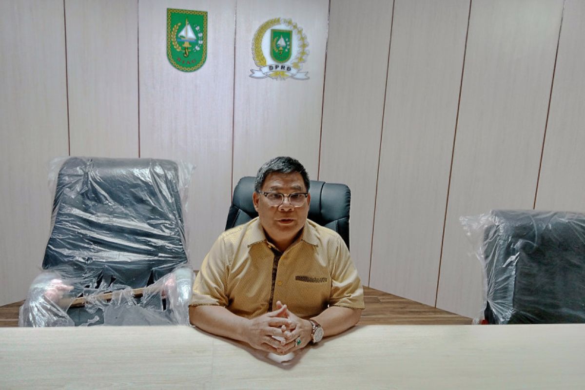 Nama Anggota DPRD Riau ini "dijual" oknum agar anaknya diterima di SMA Negeri