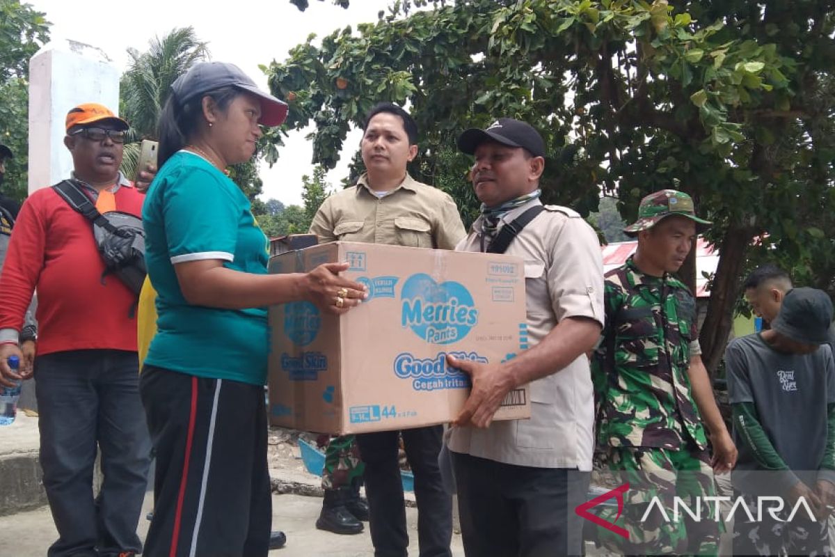 Hendrik Lewerissa bantu korban konflik di Haruku, wujud kepedulian sosial