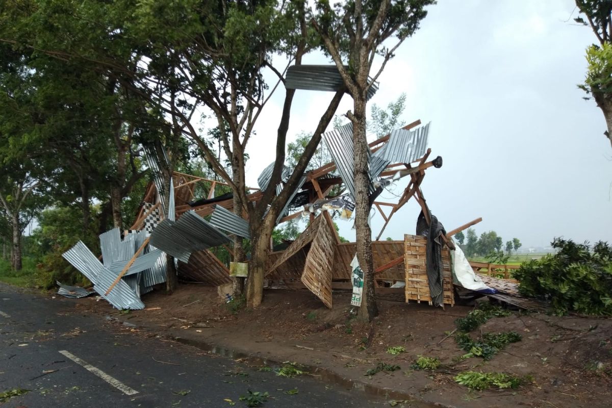 BPBD Tulungagung mendata kerusakan rumah terdampak puting beliung