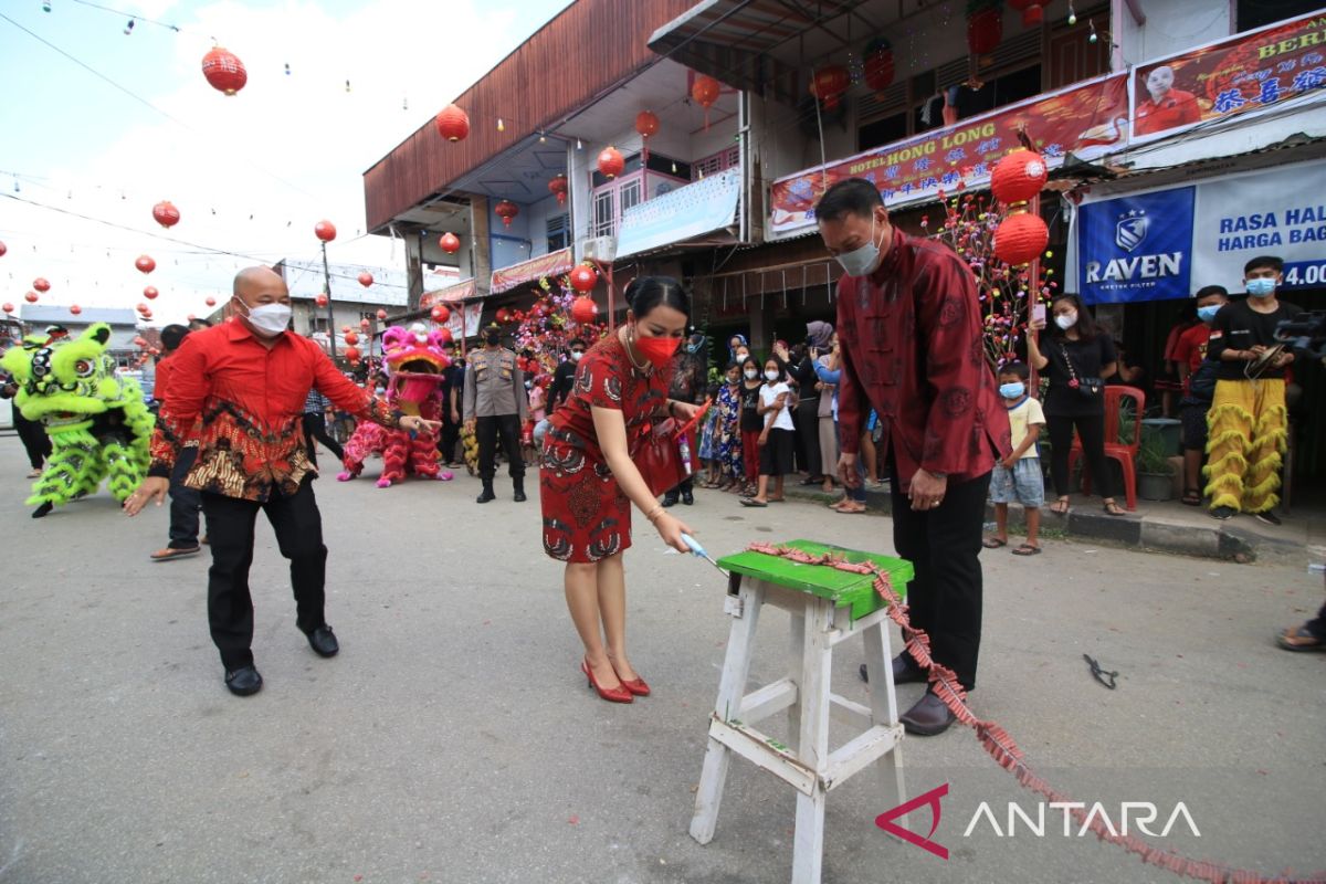 Bupati Landak rayakan Imlek bersama warga Tionghua Ngabang