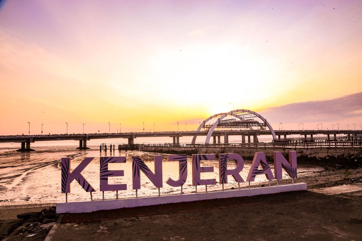 Pantai Kenjeran Surabaya  siap dilengkapi overdeck untuk pengunjung