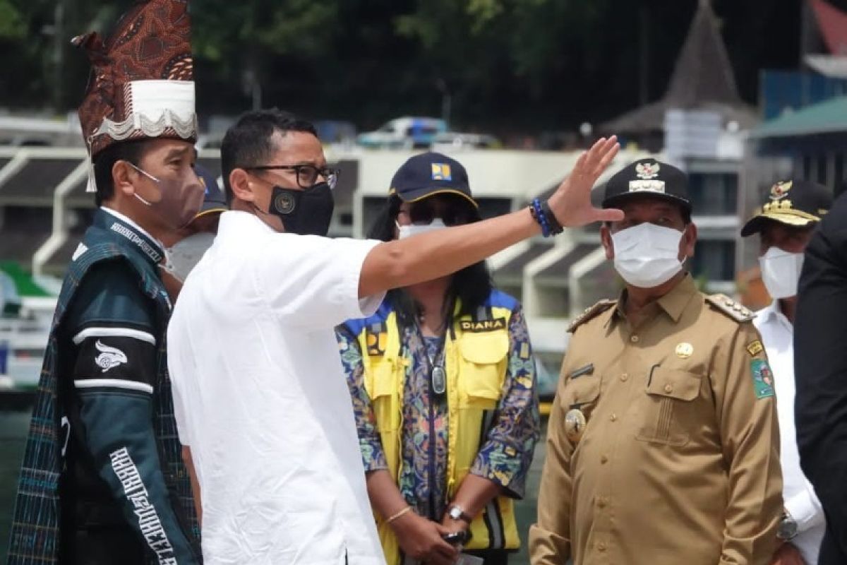 Presiden Jokowi disambut adat khas Simalungun dan nikmati kopi lokal