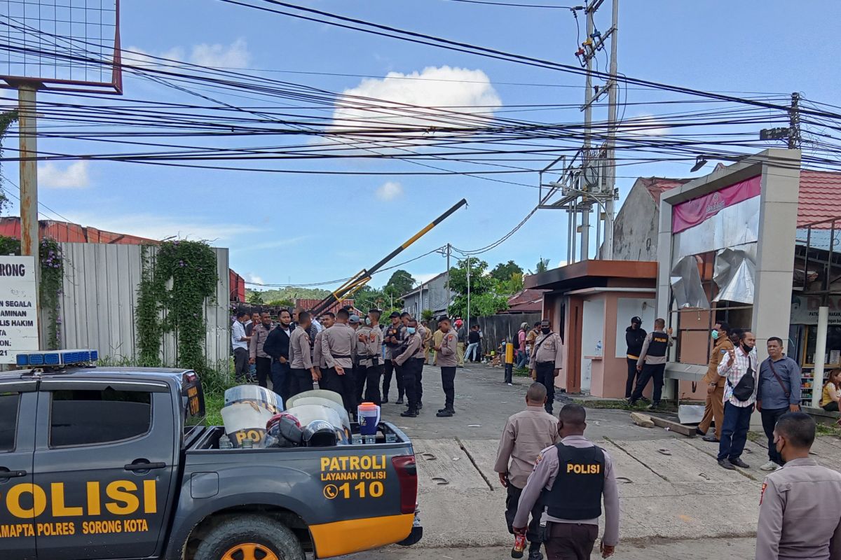 Polisi kejar 10 DPO pelaku pembakaran karaoke di Sorong