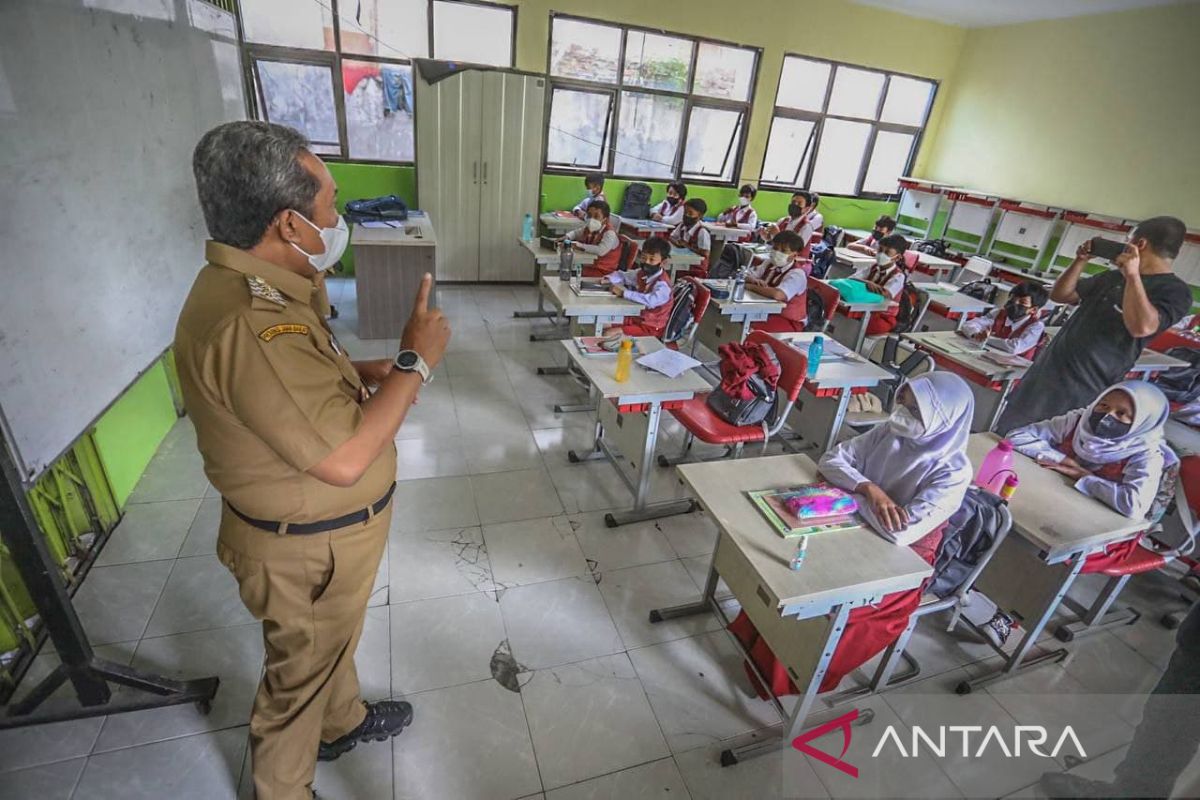 Satgas Bandung imbau orang tua tak beri uang jajan siswa yang ikut PTM