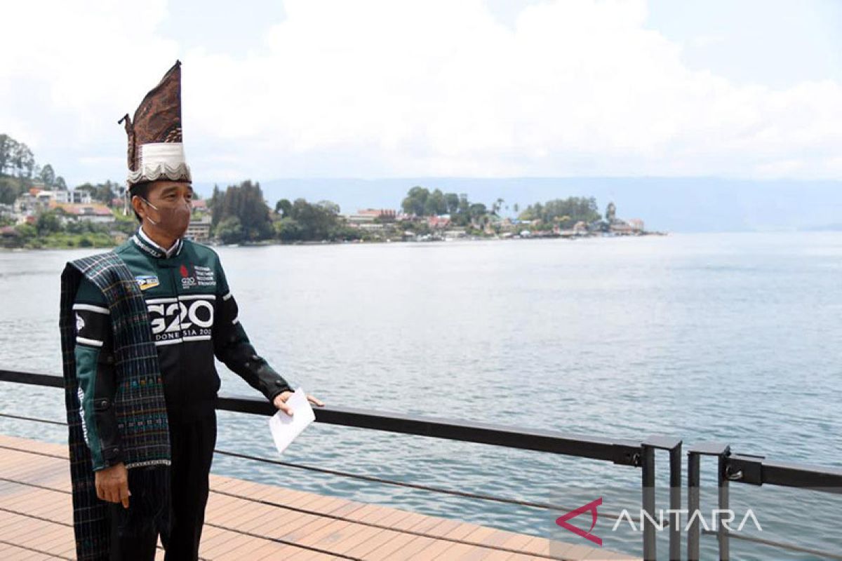 Presiden Jokowi resmikan 7 pelabuhan dan 4 KMP di Kawasan Danau Toba