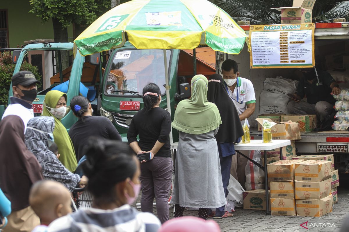 Sudin KPKP Jakbar sebut Gelar Pangan Murah mampu bantu ekonomi  warga