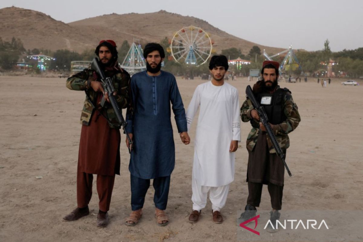 Taliban larang petempur bawa senjata ke taman hiburan